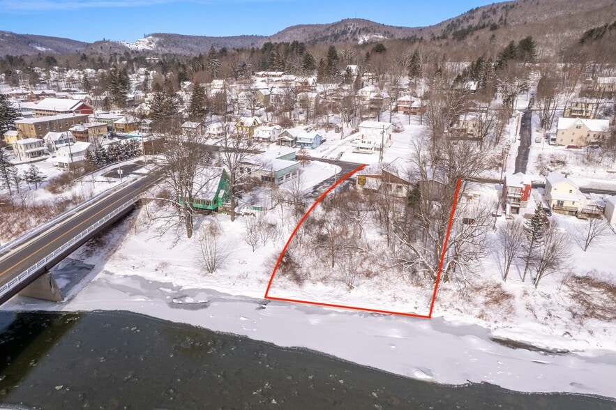 More Photos Of 274 E Front St, Hancock General Retail For Sale