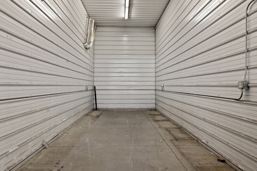 More Photos Of 6797 E Wildcat Rd, Evansville Warehouse For Sale