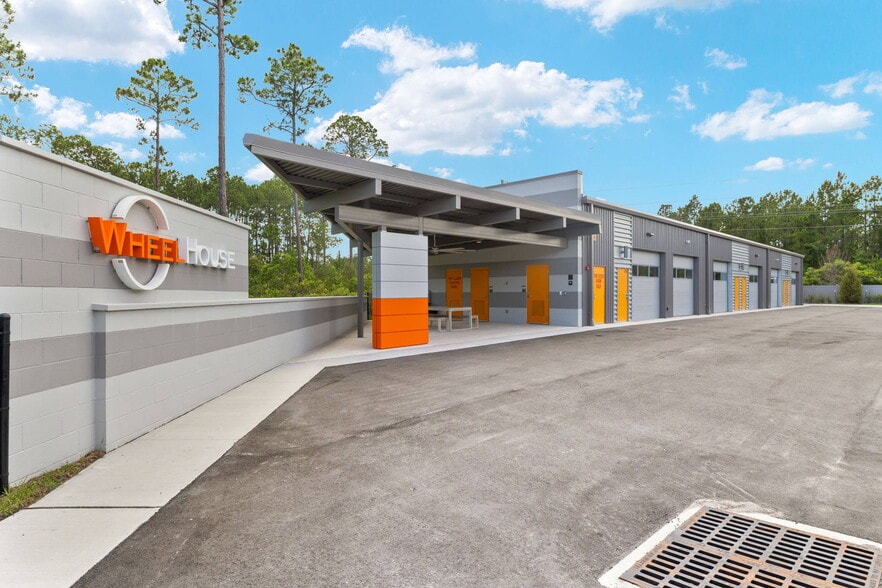 More Photos Of 952 Cross Town Dr, Ponte Vedra Parking Garage For Sale