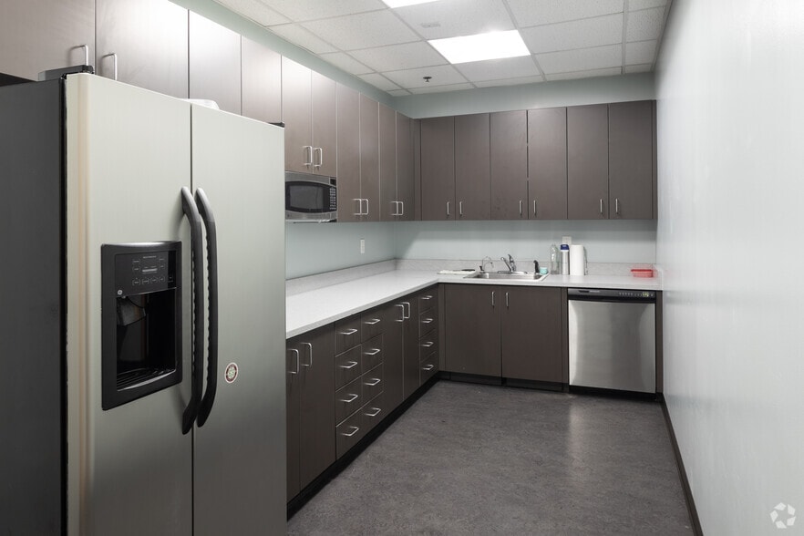 More Photos Of 1800 Glenarm Pl, Denver Office For Sale