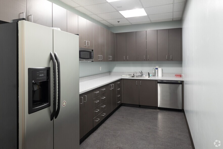 More Photos Of 1800 Glenarm Pl, Denver Office For Sale