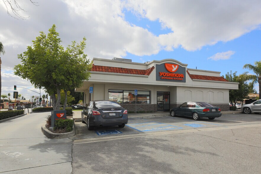 More Photos Of 317 San Fernando Mission Blvd, San Fernando Storefront For Lease