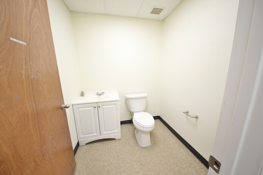 More Photos Of 12 Orben Dr, Landing Showroom For Lease