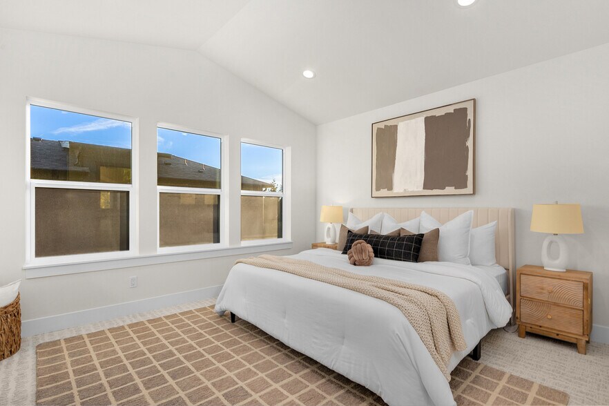 More Photos Of 636 11th Ave, Kirkland Apartments For Sale