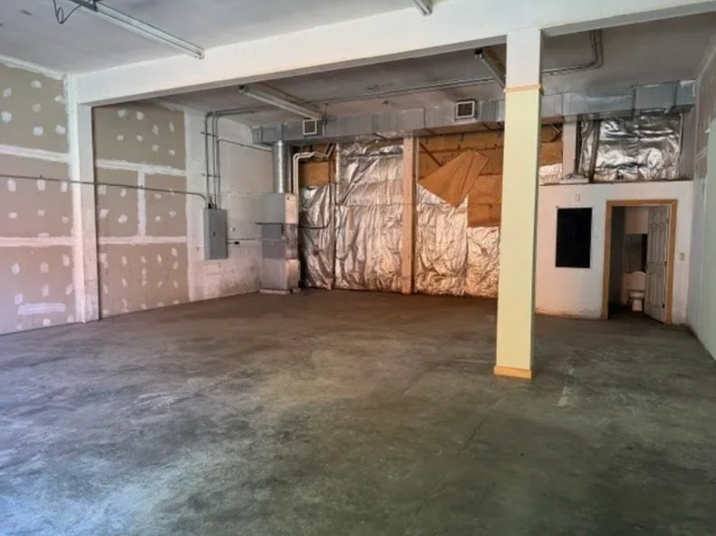 More Photos Of 223 Kent Rd, New Milford Warehouse For Lease