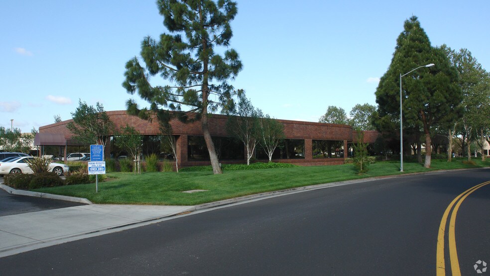 More Photos Of 18635 Sutter Blvd, Morgan Hill Research And Development For Lease