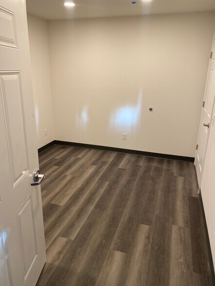 More Photos Of 7645 Grinde Rd, Deforest Warehouse For Sale