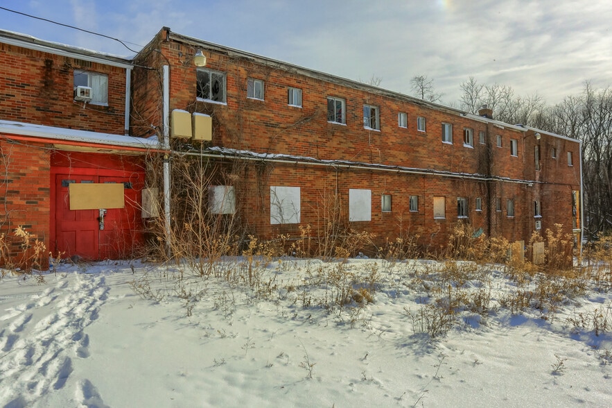 More Photos Of 225 Moon Clinton Rd, Coraopolis Warehouse For Sale