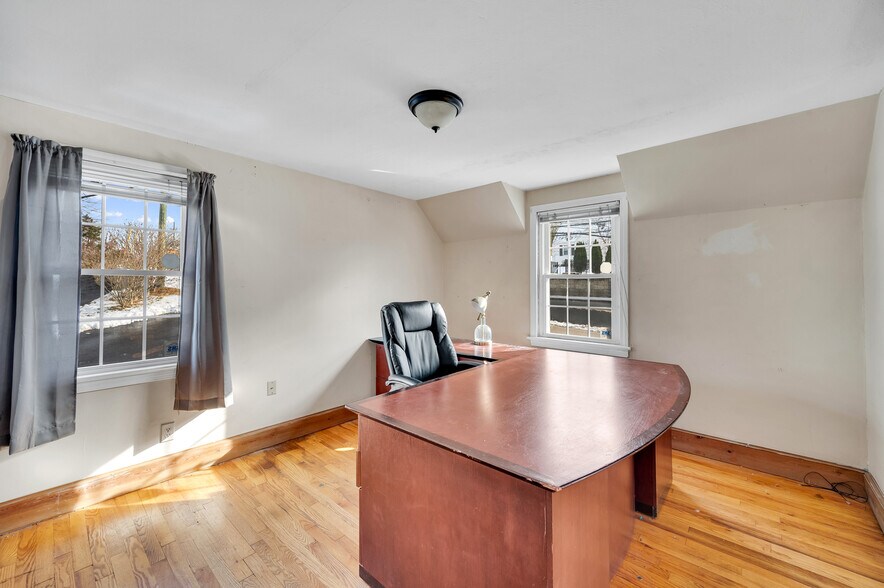 More Photos Of 941 Farmington Ave, Bristol Office Residential For Sale