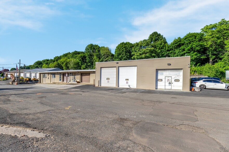 More Photos Of 38 Commerce St, Derby Manufacturing For Lease