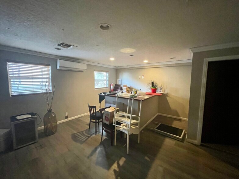 More Photos Of 1900 Harrison St, Hollywood Restaurant For Lease