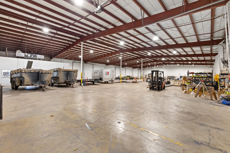 More Photos Of 812-814 Blue Mound Rd, Saginaw Warehouse For Lease