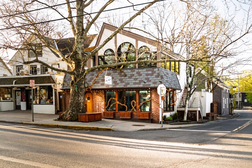 More Photos Of 51 Tinker St, Woodstock Restaurant For Sale