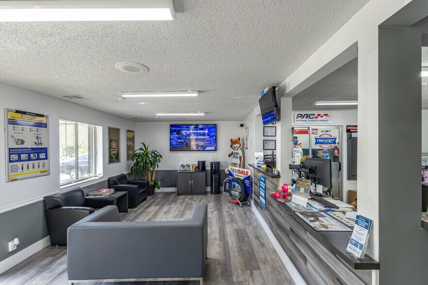 More Photos Of 5397 NE 14th Ave, Fort Lauderdale Service For Sale