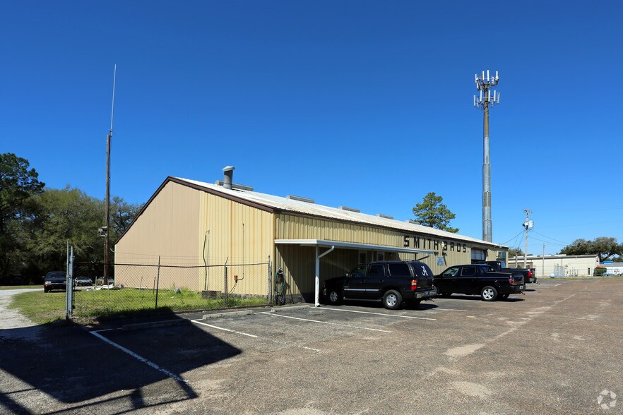 Primary Photo Of 4001 W St, Pensacola Distribution For Lease