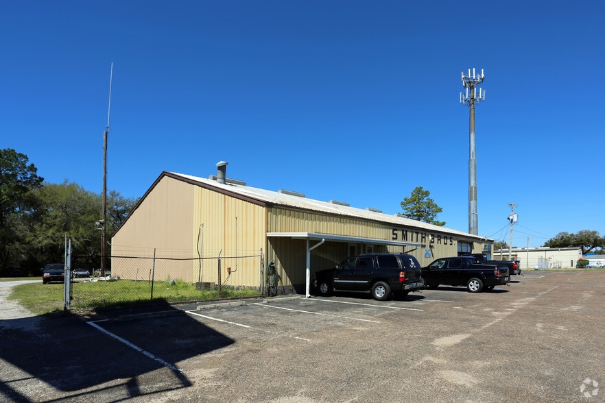 More Photos Of 4001 W St, Pensacola Distribution For Sale