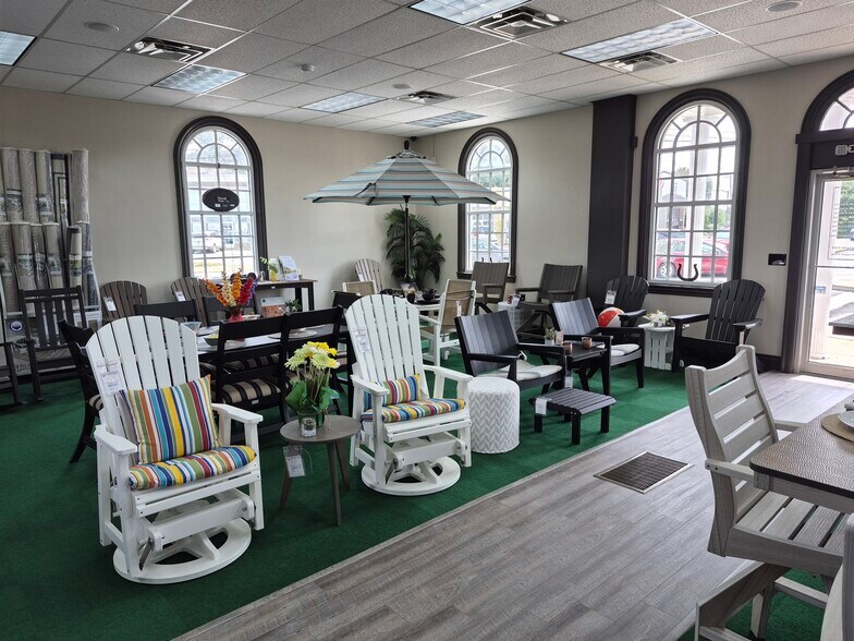 More Photos Of 4228 Brownsville Rd, Brentwood Storefront Retail Residential For Sale