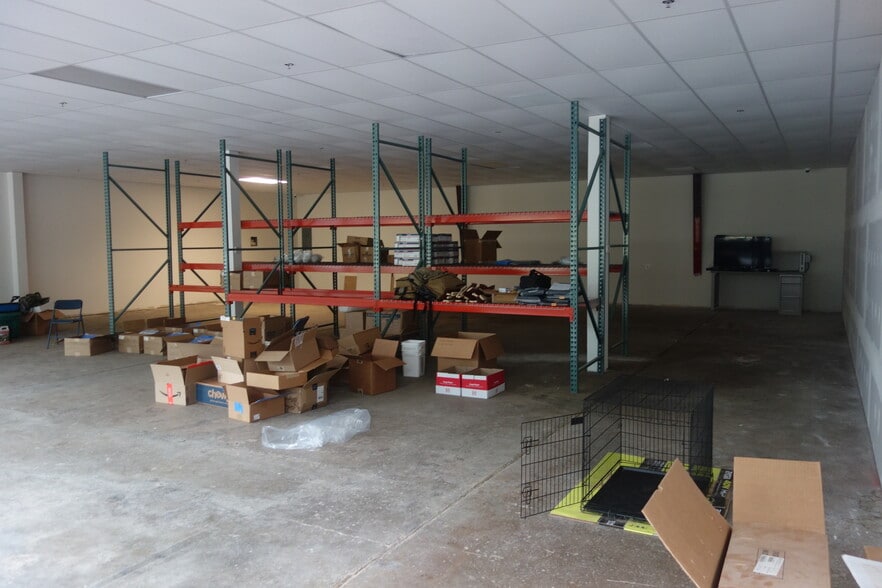 More Photos Of 2129 Pulaski Hwy, Havre De Grace Showroom For Lease