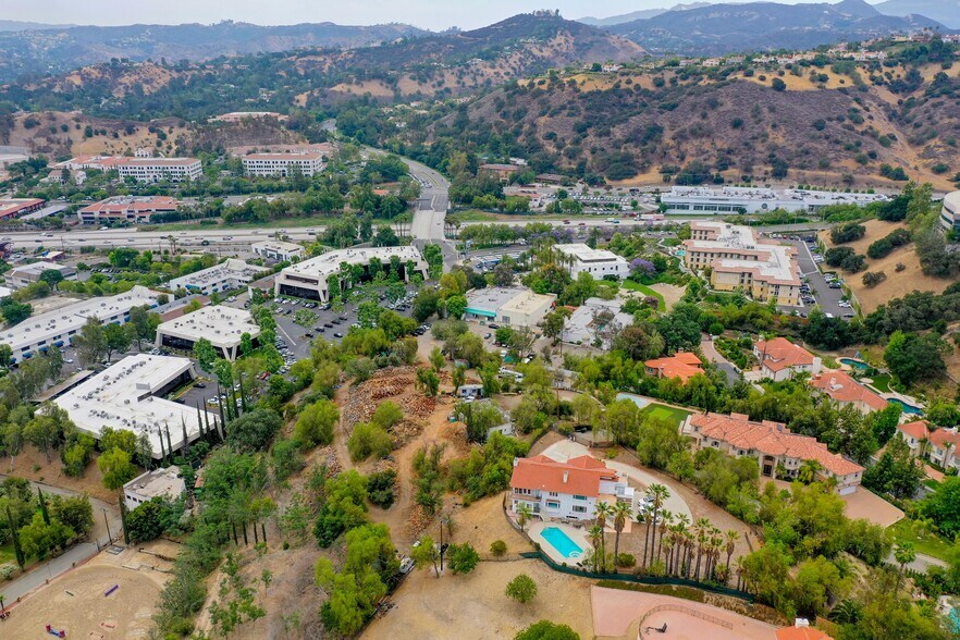 More Photos Of 5022-5038 Parkway Calabasas, Calabasas Land For Lease