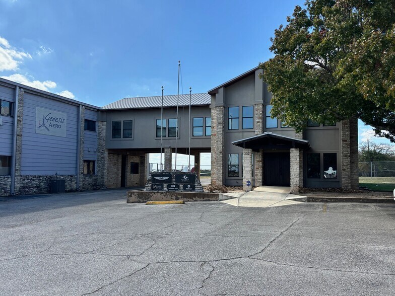 More Photos Of 302 Toledo Trl, Georgetown Office For Sale