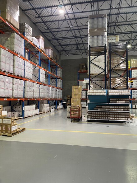 More Photos Of 340 Marshall Ave, Aurora Warehouse For Sale