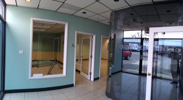 More Photos Of 35 Central Dr, Farmingdale Warehouse For Lease