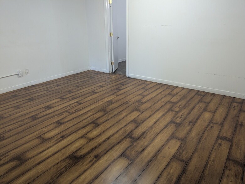 More Photos Of 530 Cypress Ave, Hermosa Beach Warehouse For Lease