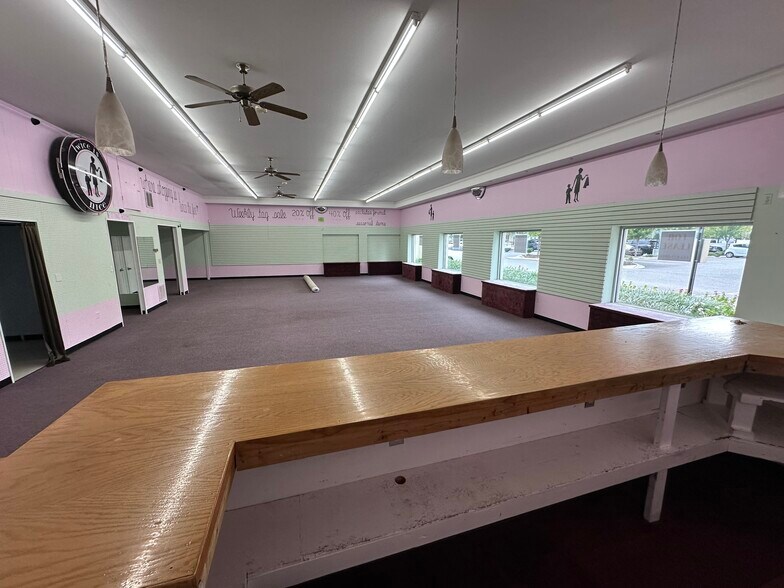 More Photos Of 440 Main St, Stevensville Storefront Retail Residential For Lease