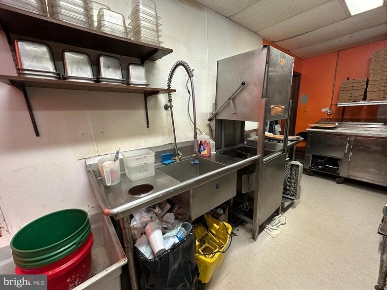 More Photos Of 15083 Summit Plz, Blue Ridge Summit Restaurant For Sale