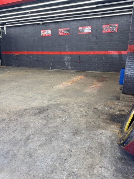 More Photos Of 277 E 16th St, Paterson Warehouse For Lease