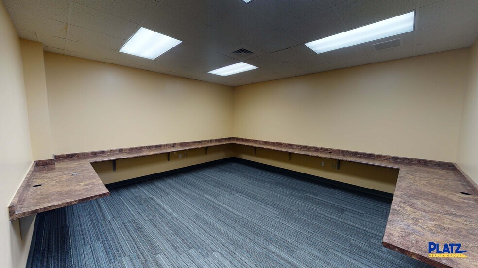 More Photos Of 7206 Market St, Boardman Office For Sale