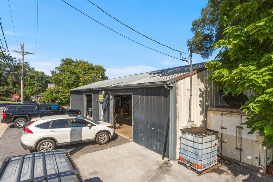 More Photos Of 140 Charles St, Harrisonburg Auto Repair For Sale