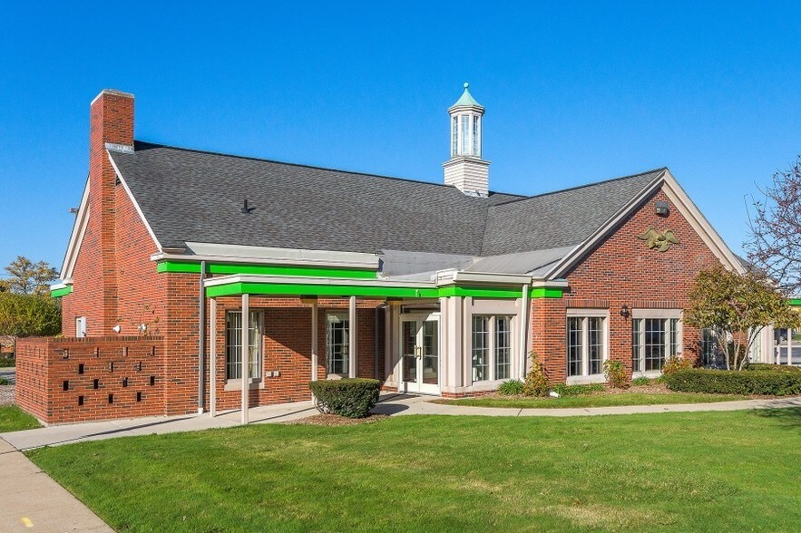 Primary Photo Of 1617 23rd St, Port Huron Bank For Sale