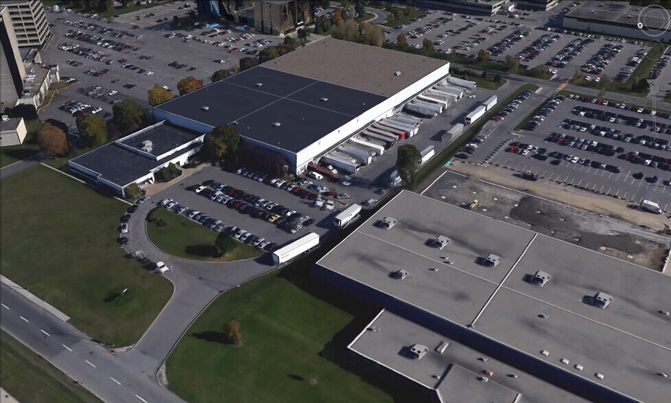 More Photos Of 6800 Rte Transcanadienne, Pointe-claire Industrial For Sale