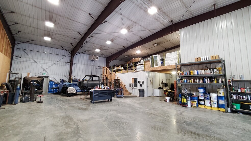 More Photos Of 15223 N Government Way, Hayden Warehouse For Sale