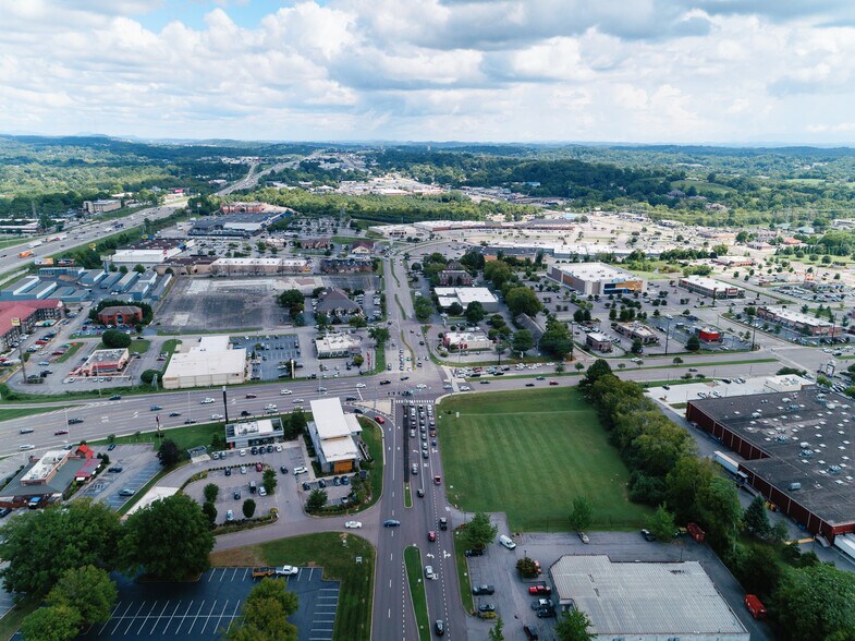 More Photos Of 303 N Peters Rd, Knoxville Land For Sale