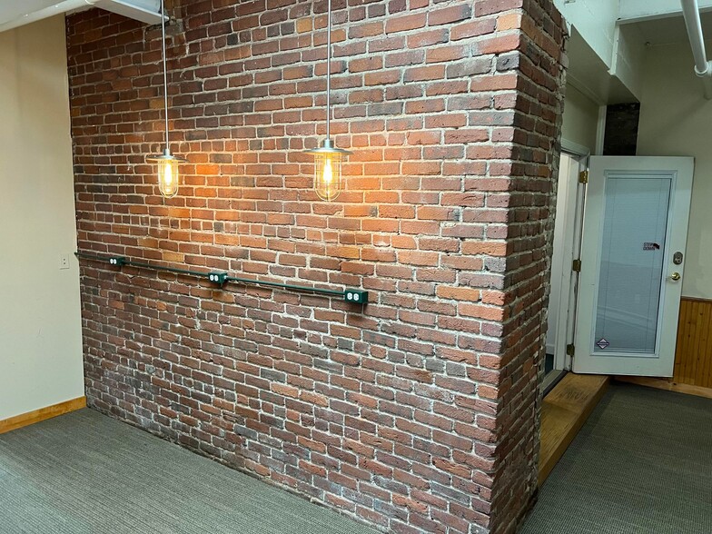 More Photos Of 31 S Main St, Concord General Retail For Sale