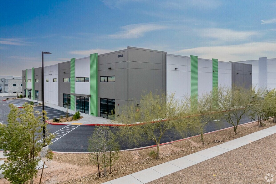 More Photos Of 5765 W Sunset Rd, Las Vegas Distribution For Lease