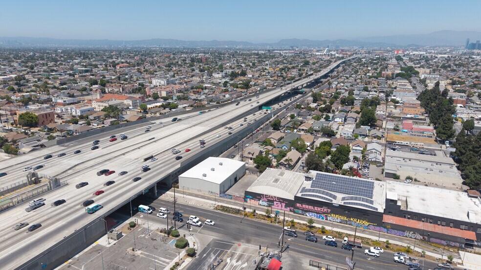 More Photos Of 326-330 W 58th St, Los Angeles Warehouse For Sale