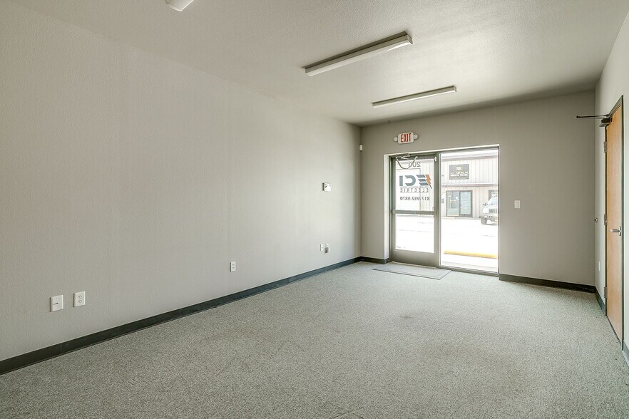 More Photos Of 1150 Blue Mound Rd W, Haslet Warehouse For Lease
