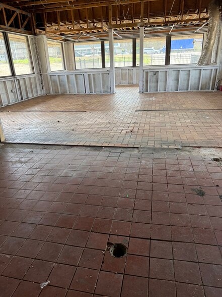More Photos Of 4145 Fulton Industrial Blvd, Atlanta Fast Food For Lease