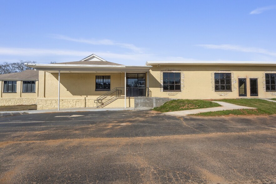 More Photos Of 3955 Highway 53, Hoschton Freestanding For Sale