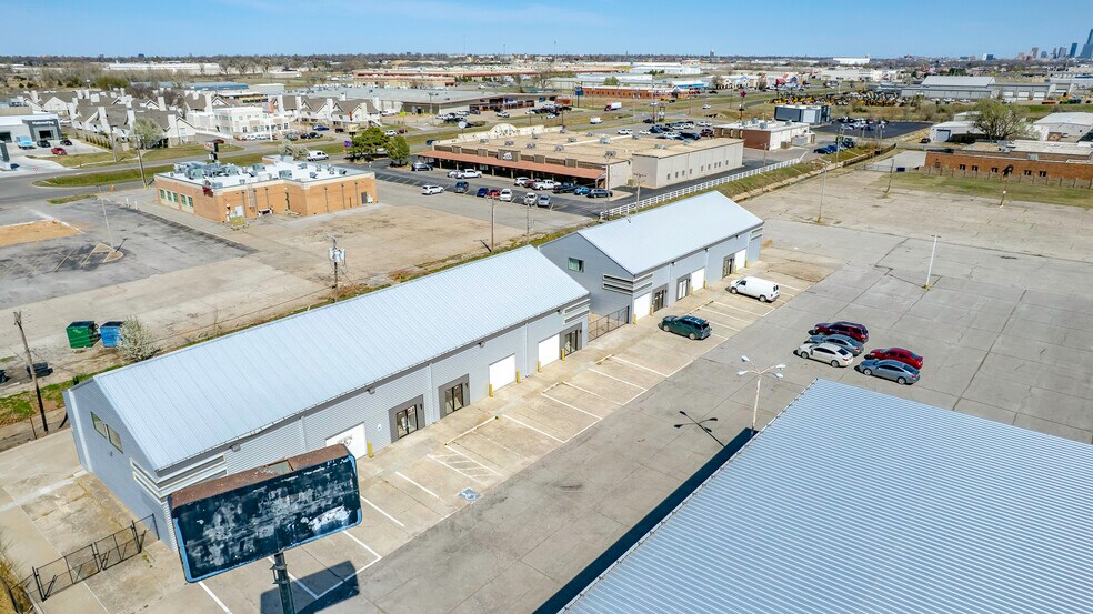 More Photos Of 4403-4411 SW 3rd St, Oklahoma City Showroom For Sale