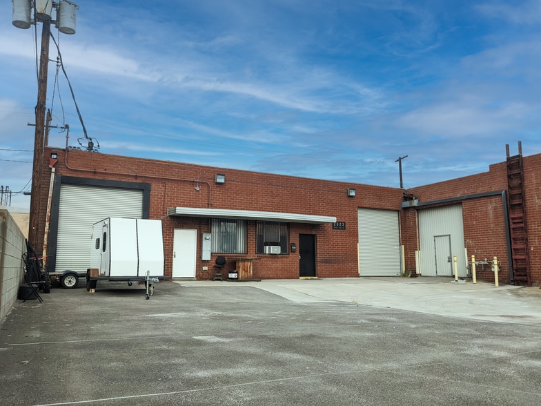 More Photos Of 2523-2529 N Ontario St, Burbank Service For Lease