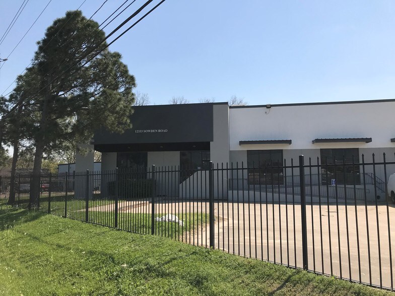 More Photos Of 12333 Sowden Rd, Houston Warehouse For Lease