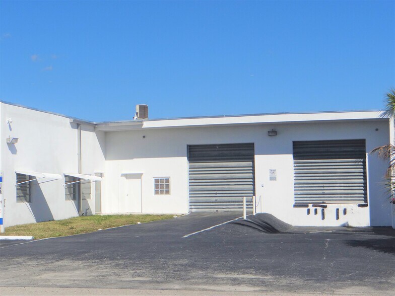 More Photos Of 245 SW 33rd St, Fort Lauderdale Warehouse For Lease