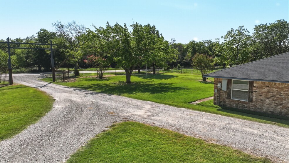 More Photos Of 2632 Howell Dr, Venus Land For Sale