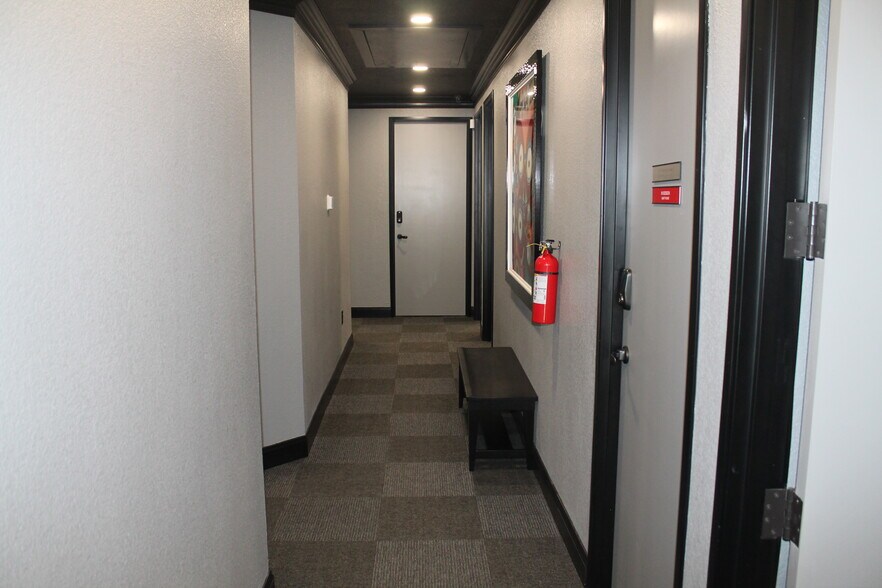 More Photos Of 3400 Hillcrest Dr, Waco Medical For Sale