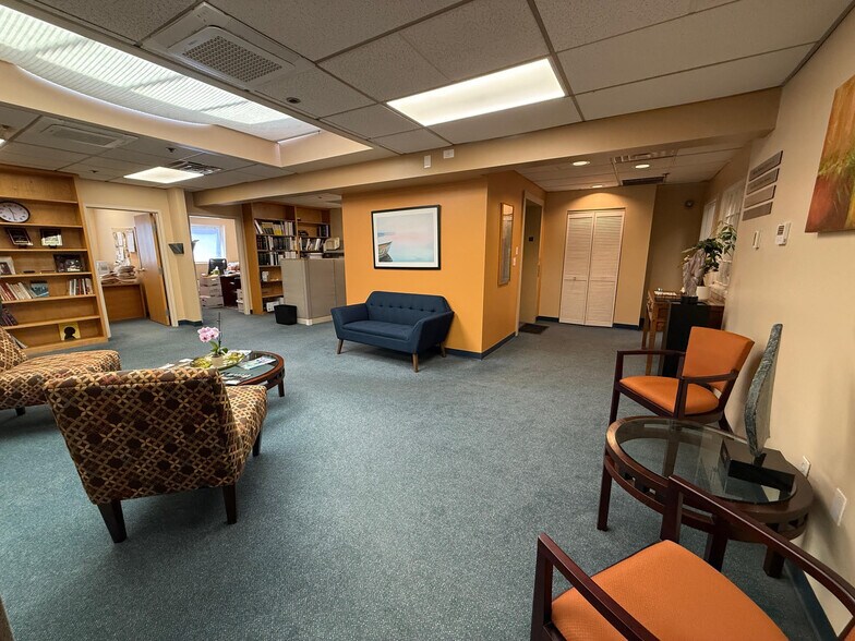 More Photos Of 288 Walnut St, Newton Office For Lease
