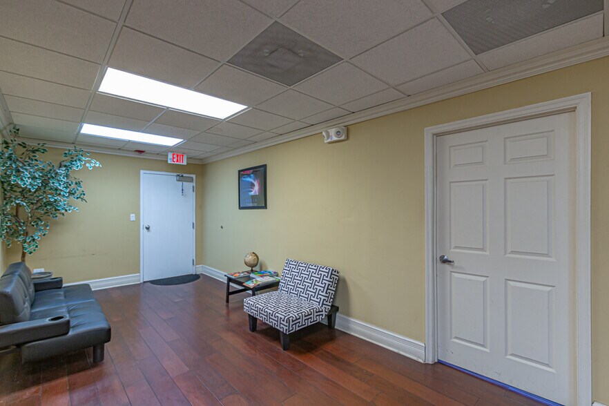 More Photos Of 2740 E Oakland Park Blvd, Fort Lauderdale Office For Sale